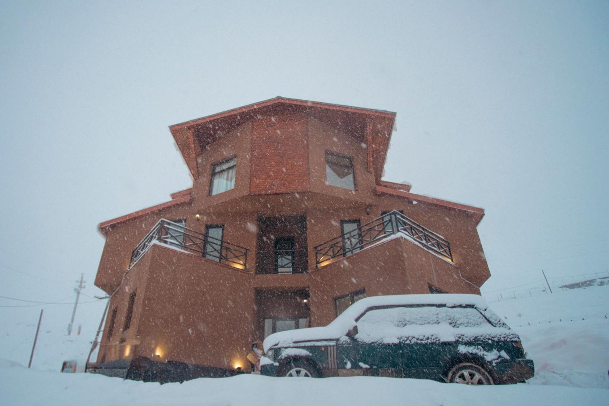 The Hills Hostel Gudauri Kültér fotó
